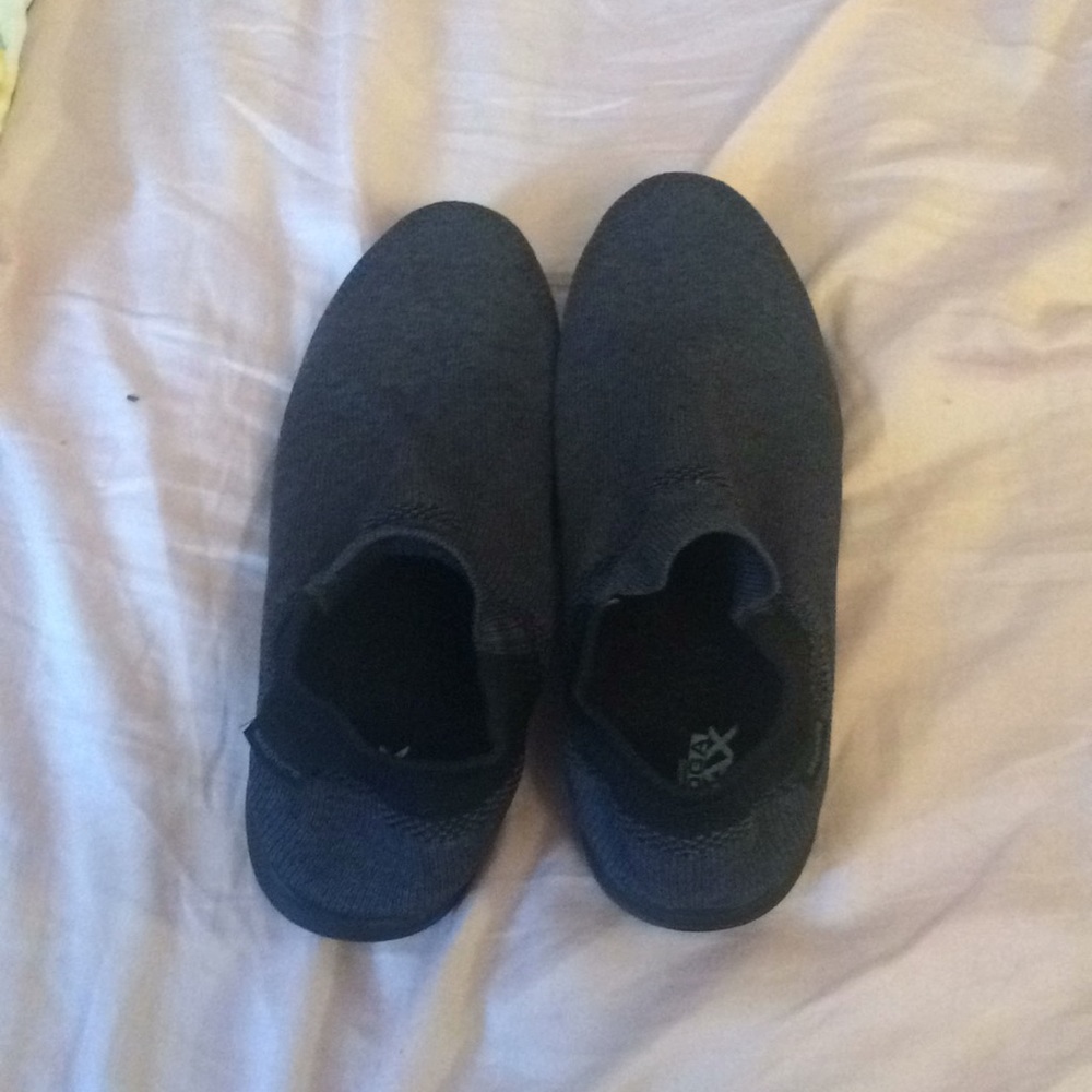 NWOB Skechers Goga Max Slip-On